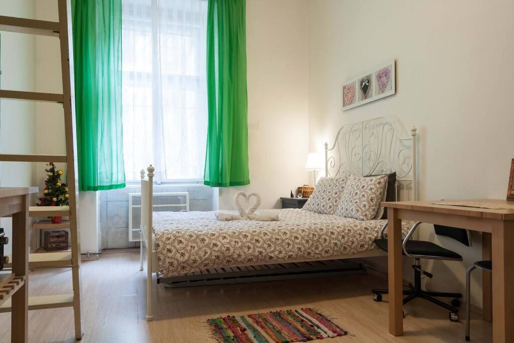 Fun + Easy In The Center Of Prague! Appartement Buitenkant foto
